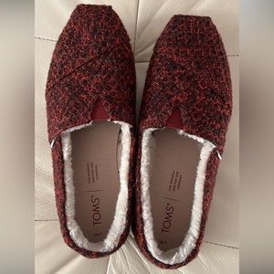 Tom Fuzzy warm shoes - ladies size 7